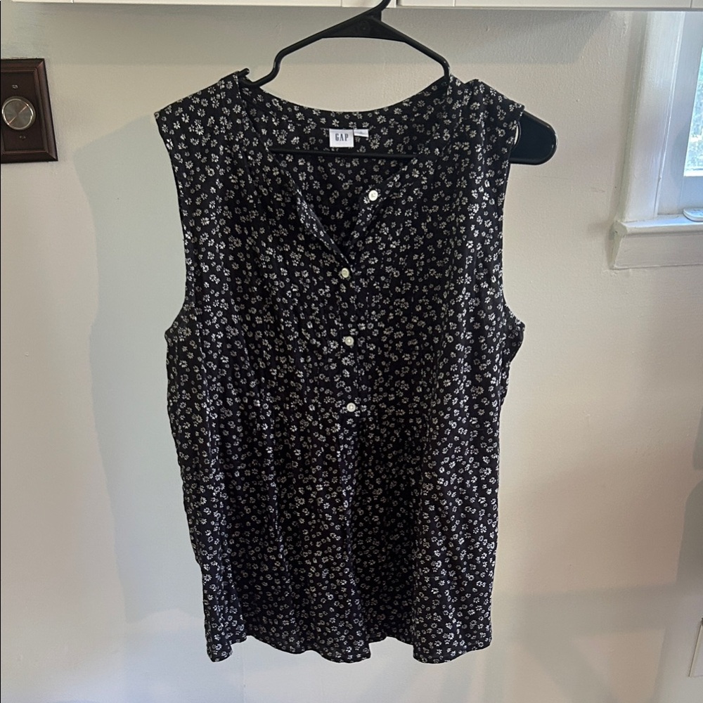 GAP Black and White Floral Blouse